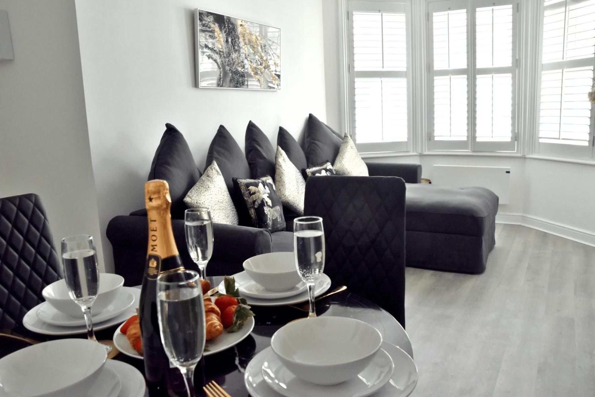 Modern Town Centre Flat - Free Shared Parking, King Size Bed, 5 Minutes Walk To Beach Bornemouth Extérieur photo