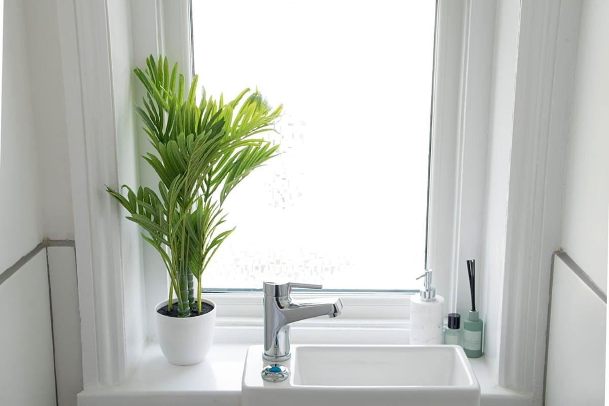 Modern Town Centre Flat - Free Shared Parking, King Size Bed, 5 Minutes Walk To Beach Bornemouth Extérieur photo