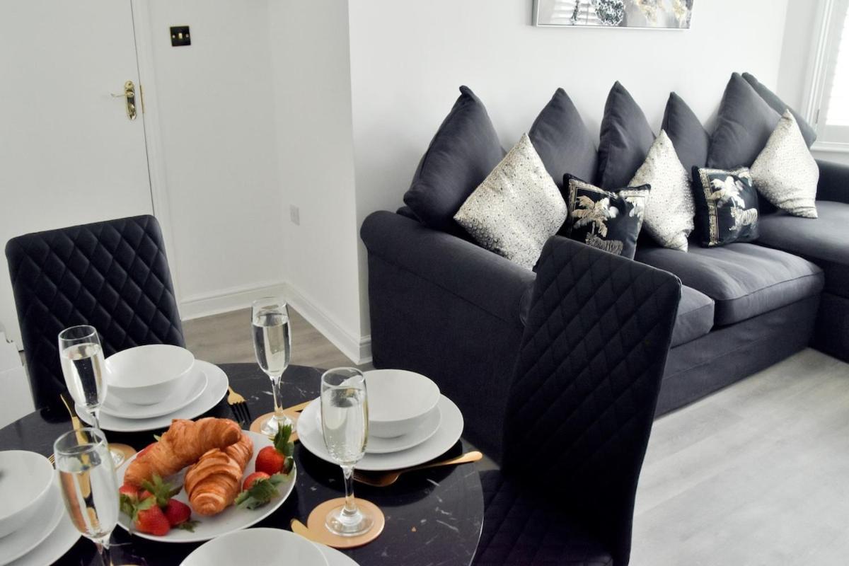 Modern Town Centre Flat - Free Shared Parking, King Size Bed, 5 Minutes Walk To Beach Bornemouth Extérieur photo