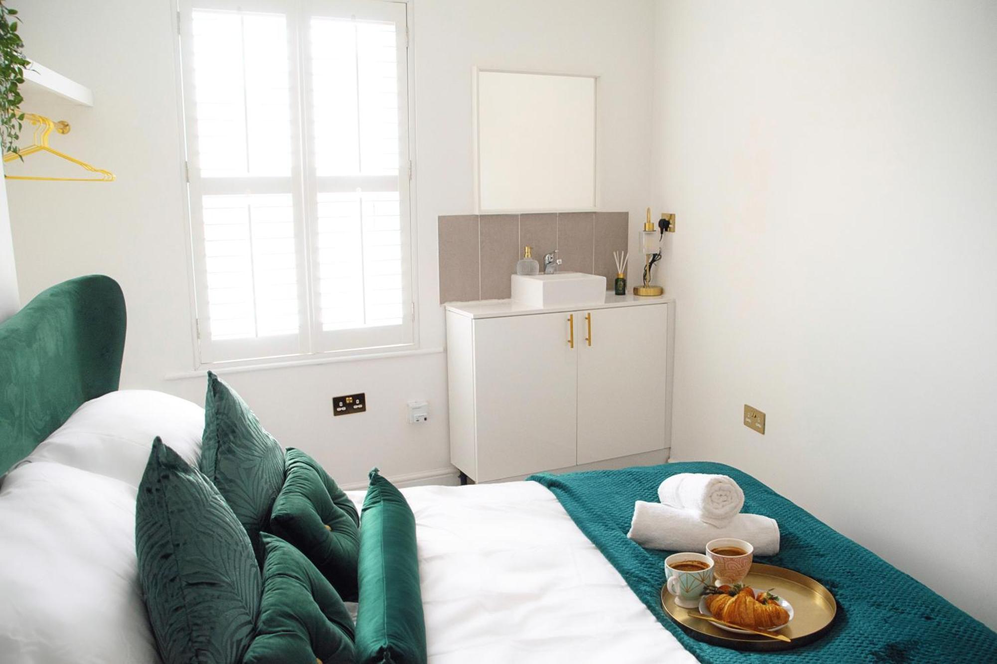 Modern Town Centre Flat - Free Shared Parking, King Size Bed, 5 Minutes Walk To Beach Bornemouth Extérieur photo
