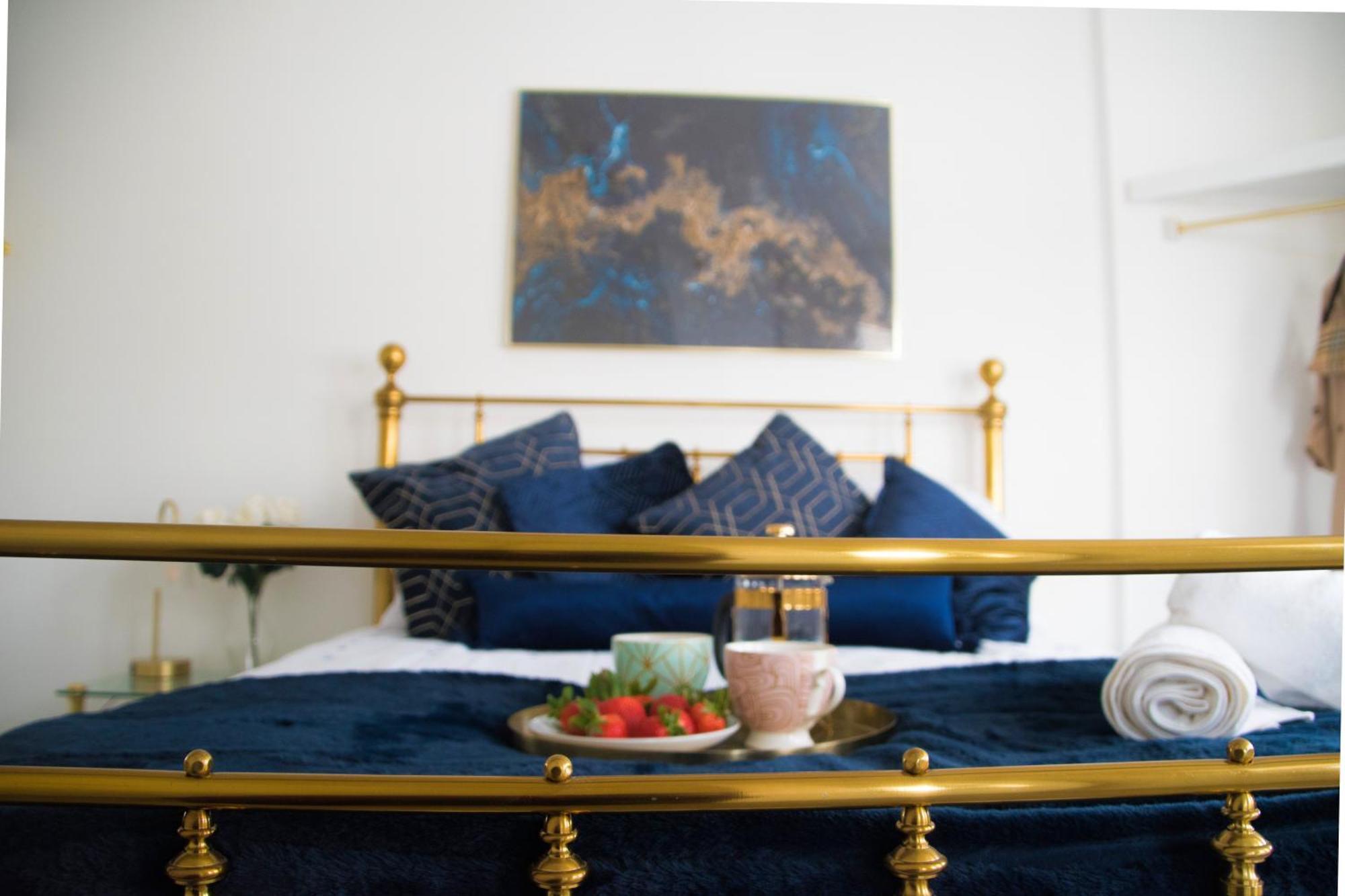 Modern Town Centre Flat - Free Shared Parking, King Size Bed, 5 Minutes Walk To Beach Bornemouth Extérieur photo