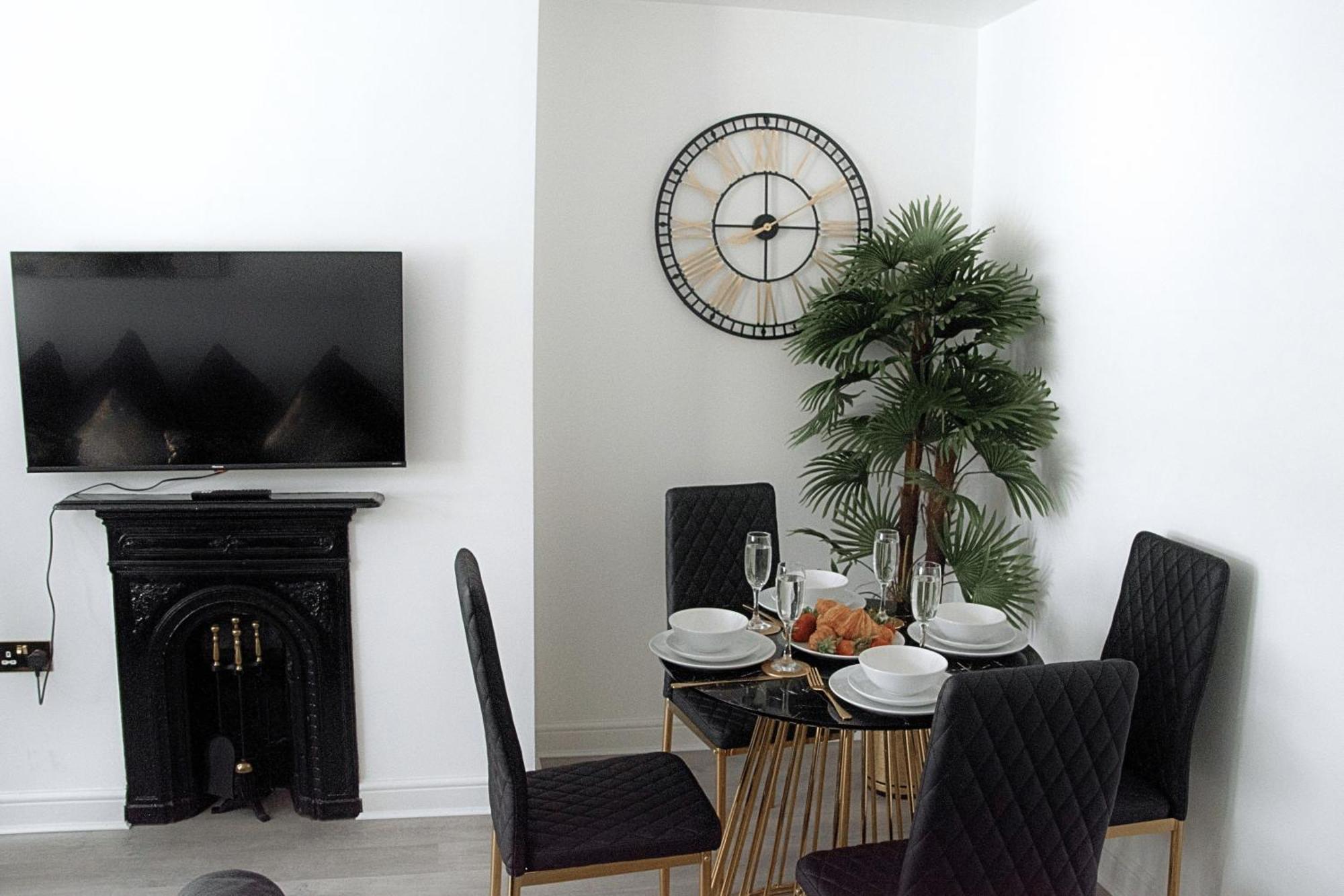 Modern Town Centre Flat - Free Shared Parking, King Size Bed, 5 Minutes Walk To Beach Bornemouth Extérieur photo