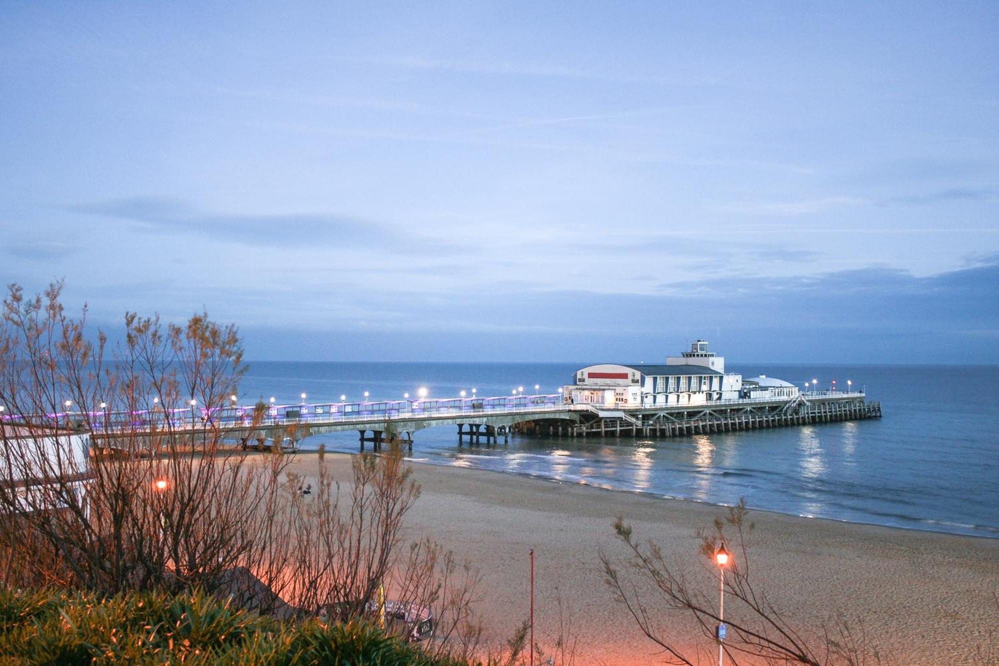 Modern Town Centre Flat - Free Shared Parking, King Size Bed, 5 Minutes Walk To Beach Bornemouth Extérieur photo
