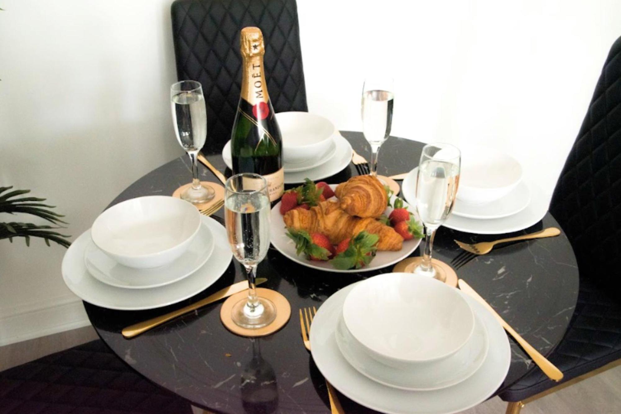 Modern Town Centre Flat - Free Shared Parking, King Size Bed, 5 Minutes Walk To Beach Bornemouth Extérieur photo