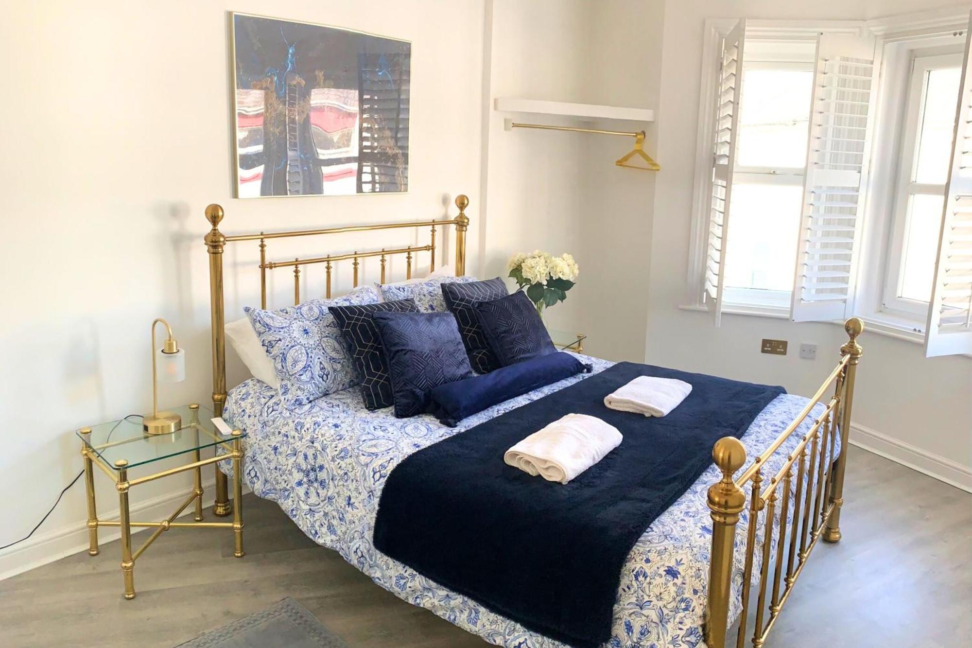 Modern Town Centre Flat - Free Shared Parking, King Size Bed, 5 Minutes Walk To Beach Bornemouth Extérieur photo